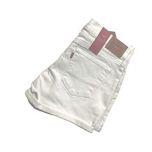 LEVI’S MID LENGTH SHORT